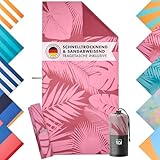 Blumtal Strandhandtuch 90x180 cm aus Mikrofaser - kompaktes und schnelltrocknendes Handtuch/Strandtuch XXL - Stranddecke sandfrei mit Band - Badetücher - Handtuch Mikrofaser mit rosa Palmen-Motiv